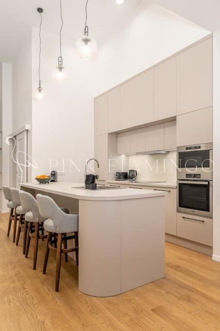 Brand New Modern Flat : Pink Flamingo Budapest